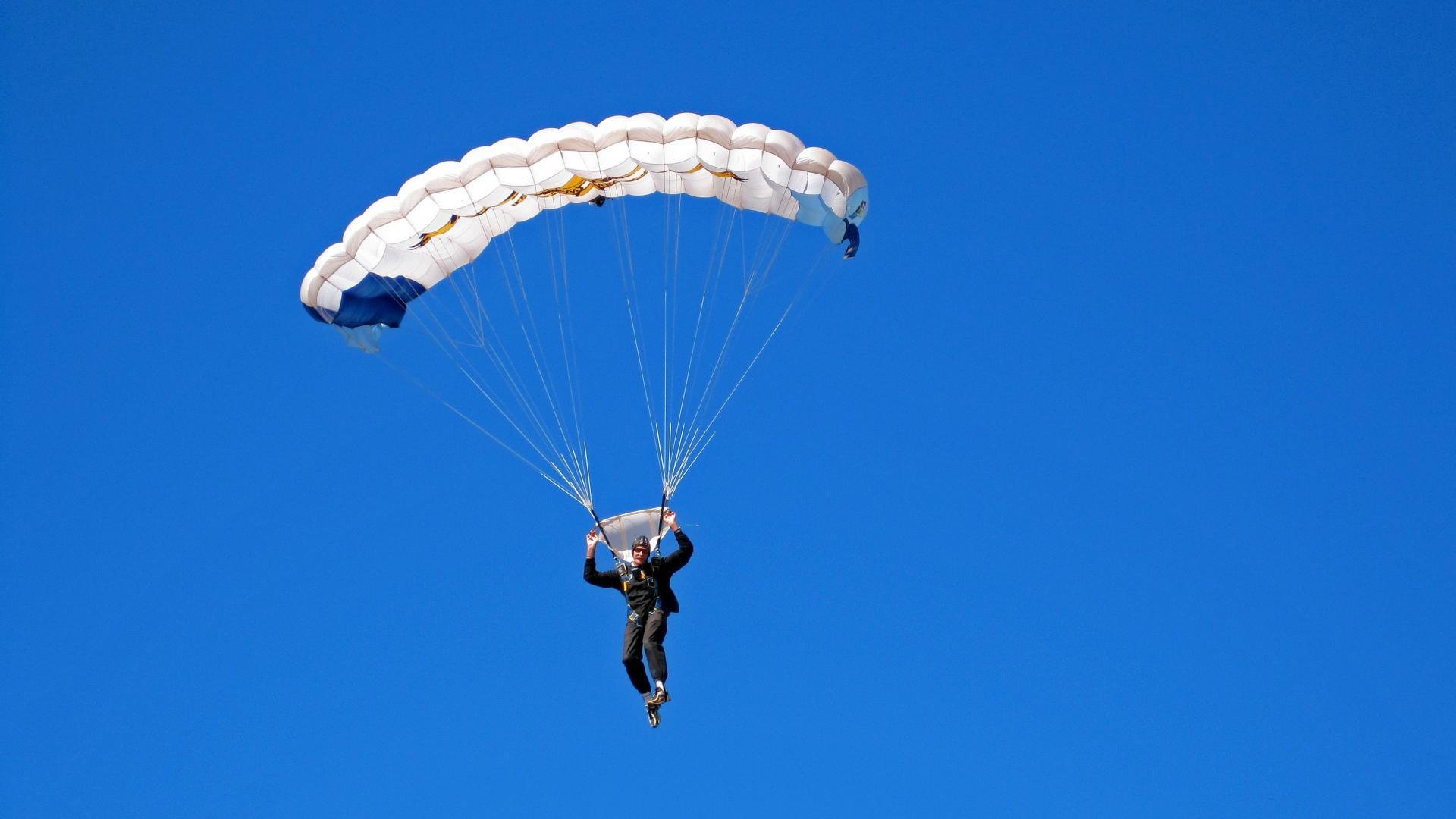 英格兰骑手艾米丽·戴维斯在巴黎奥运会三项赛中取得个人最佳成绩,获得第七名。
