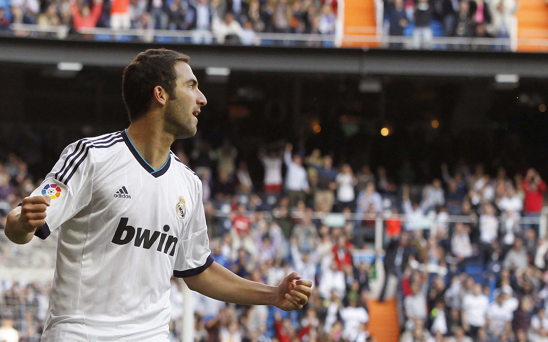 华体会体育-英超：曼城客场2-1逆转利物浦，争冠战线再起波澜，2019年英超曼城vs利物浦2比1