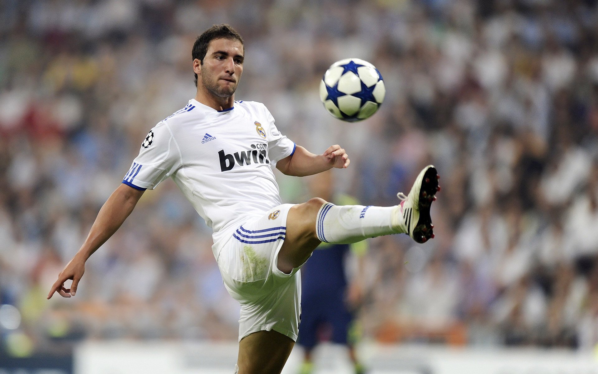 瓦伦西亚主场1-1战平西班牙人,比赛节奏缓慢,西班牙瓦伦西亚足球俱乐部